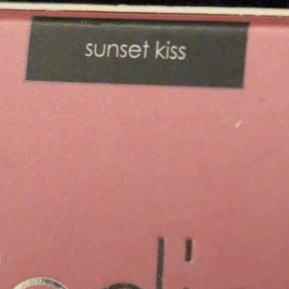 Rodial Pink Blush Radiant Glow In Sunset Kiss NIB - Picture 11 of 15